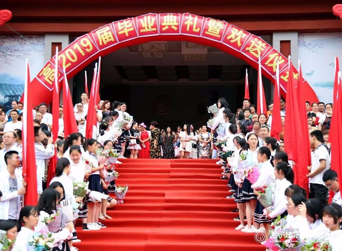 【遂寧東辰】你們再看看學(xué)校，老師再看看你們 | 遂寧東辰高2019屆畢業(yè)歡送會