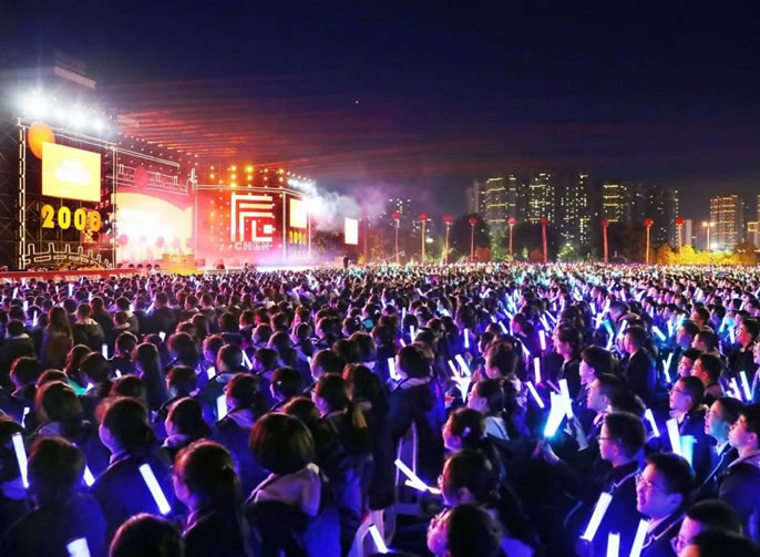 綿陽東辰國際學校20周年校慶?？?期丨東辰教育的三大貢獻與成功四大原因