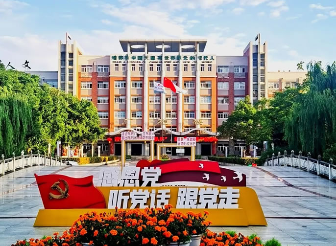 名師天團(tuán)，震撼全川 | 東辰高中大學(xué)預(yù)備部管理團(tuán)隊(duì)、一流師資大揭秘！