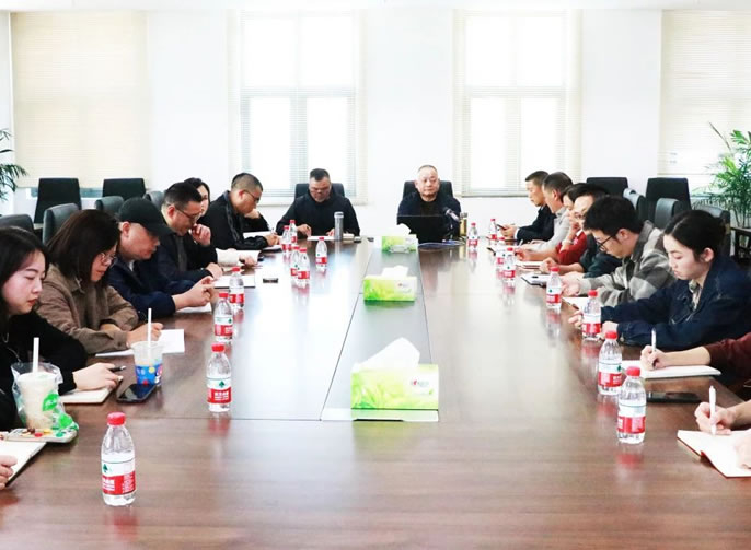 為學(xué)生撐起堅(jiān)強(qiáng)有力的“心靈保護(hù)傘”丨東辰教育集團(tuán)召開校園心理危機(jī)事件的防控與處置培訓(xùn)會